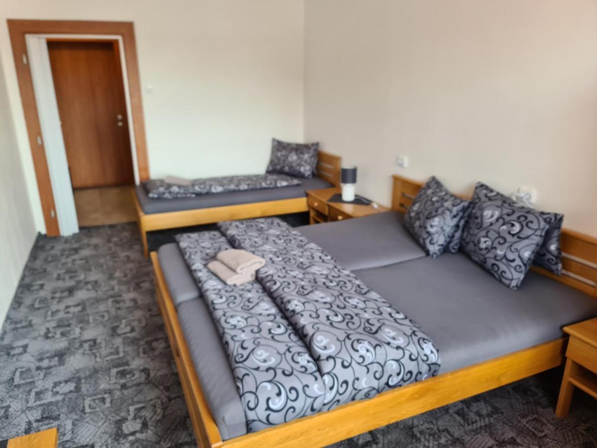 Rožnov pod Radhoštěm Hotel Koruna מראה חיצוני תמונה