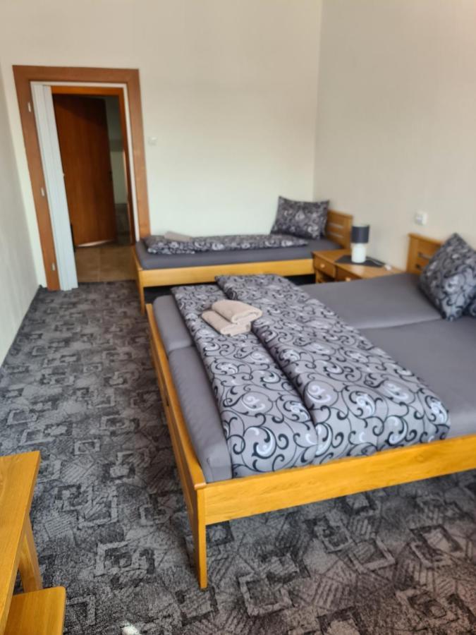 Rožnov pod Radhoštěm Hotel Koruna מראה חיצוני תמונה