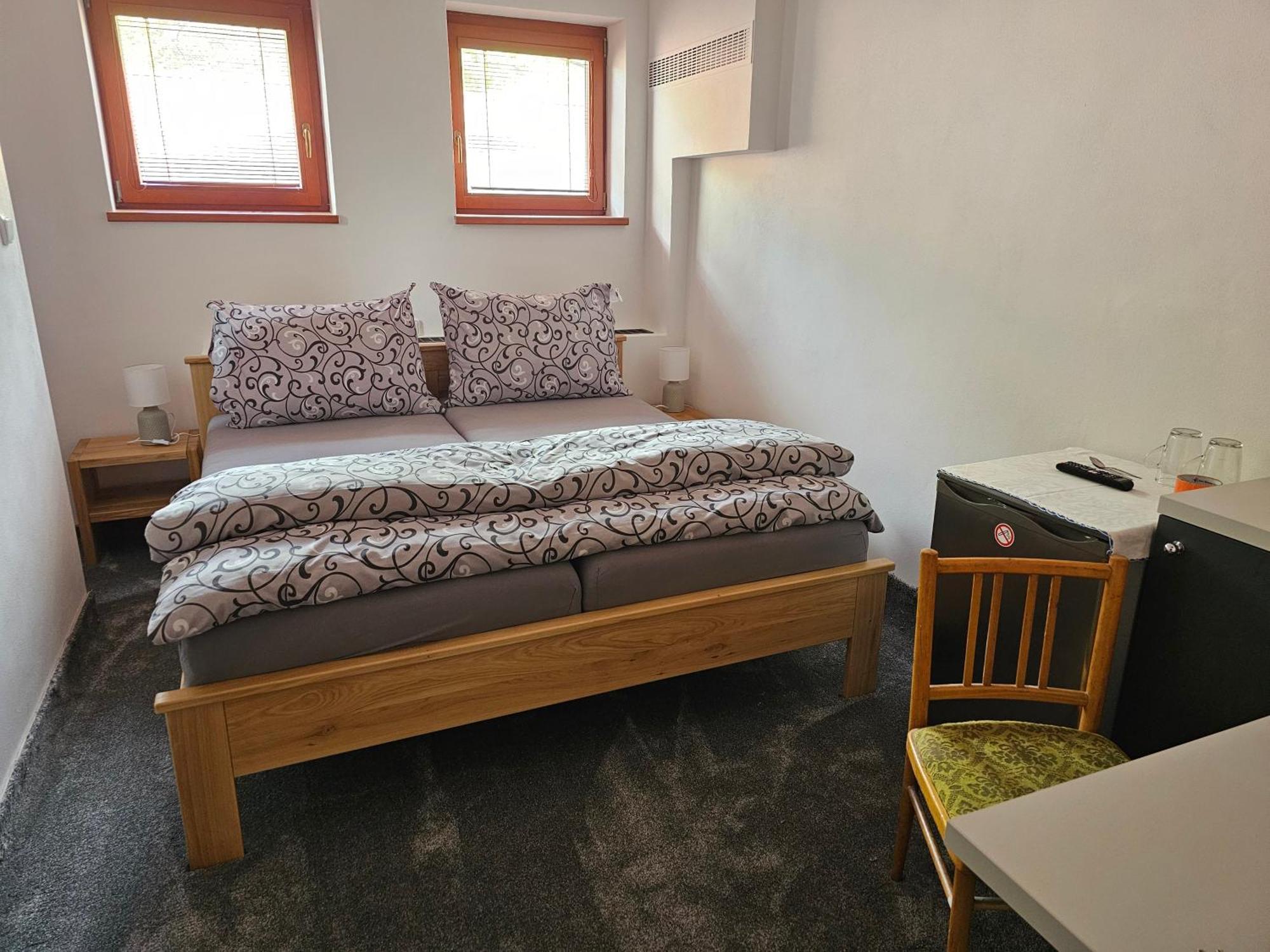 Rožnov pod Radhoštěm Hotel Koruna מראה חיצוני תמונה