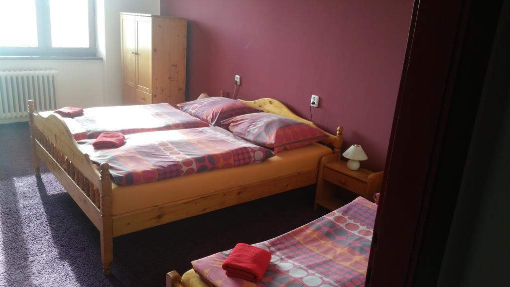 Rožnov pod Radhoštěm Hotel Koruna חדר תמונה
