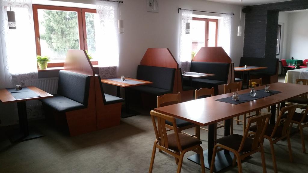 Rožnov pod Radhoštěm Hotel Koruna מראה חיצוני תמונה