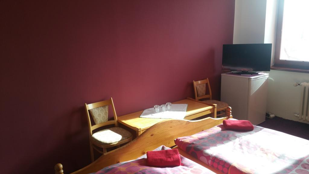 Rožnov pod Radhoštěm Hotel Koruna חדר תמונה