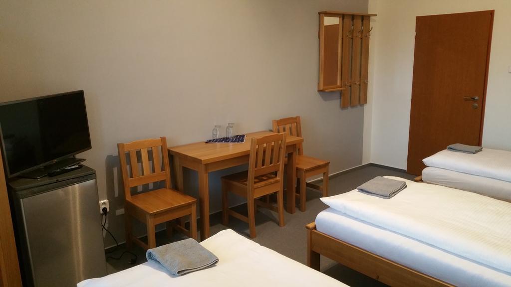 Rožnov pod Radhoštěm Hotel Koruna חדר תמונה