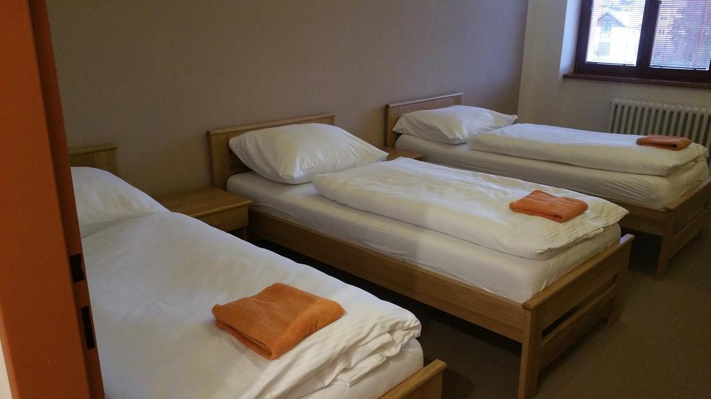 Rožnov pod Radhoštěm Hotel Koruna חדר תמונה