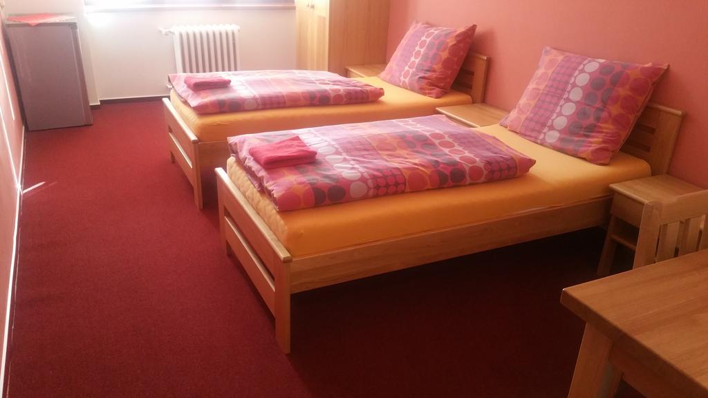 Rožnov pod Radhoštěm Hotel Koruna חדר תמונה