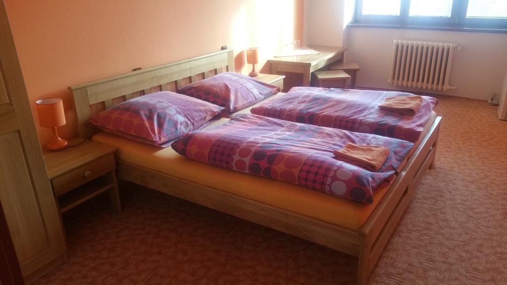Rožnov pod Radhoštěm Hotel Koruna חדר תמונה