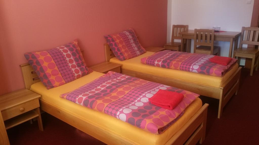 Rožnov pod Radhoštěm Hotel Koruna חדר תמונה
