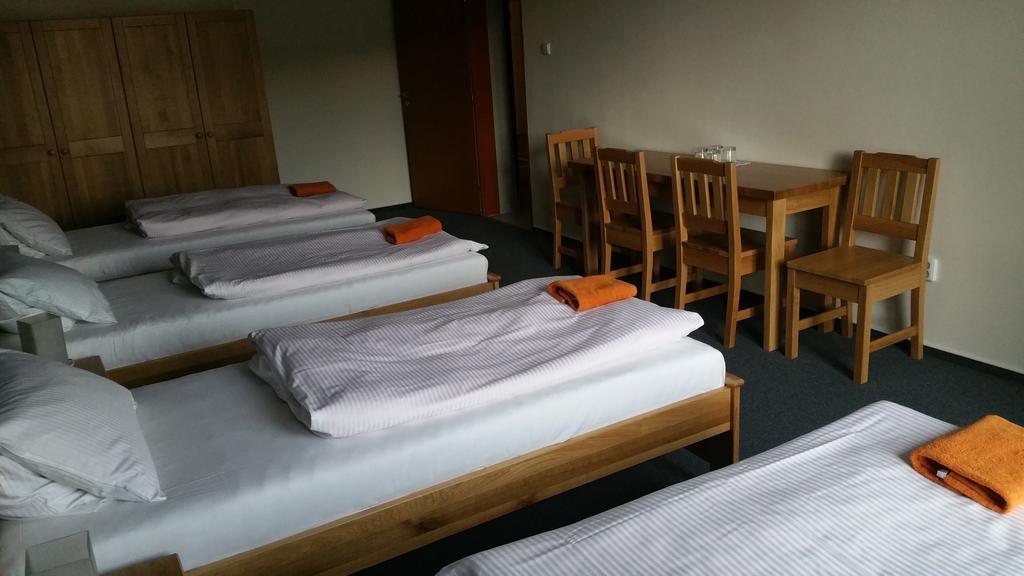 Rožnov pod Radhoštěm Hotel Koruna חדר תמונה