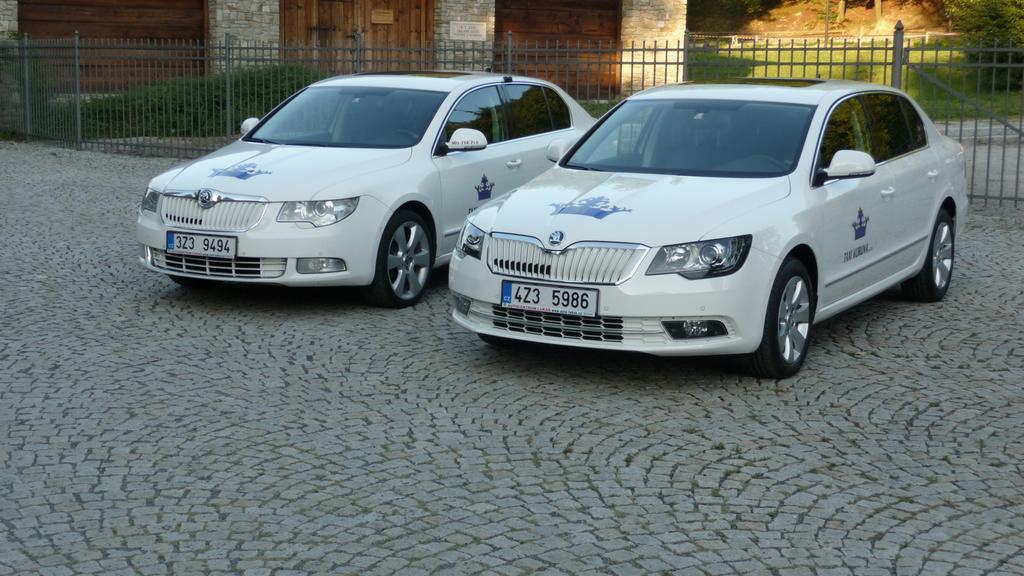 Rožnov pod Radhoštěm Hotel Koruna מראה חיצוני תמונה